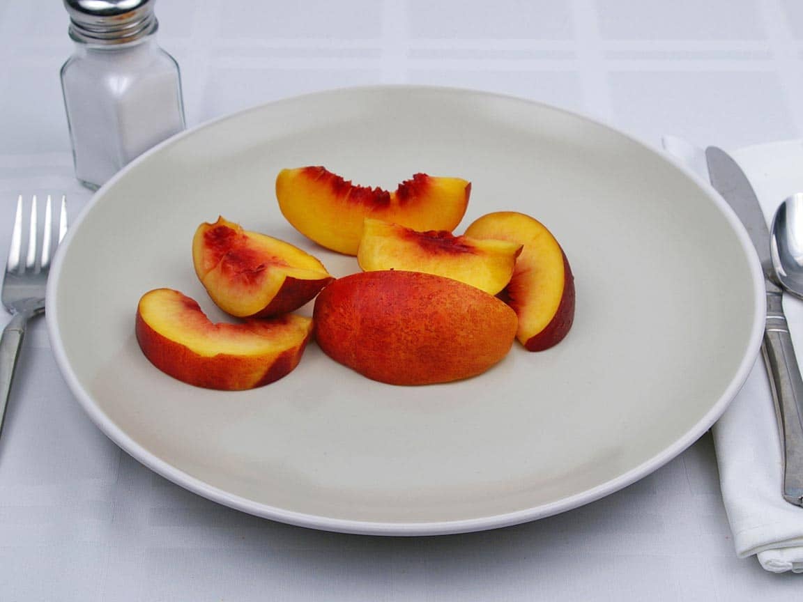 calories in a nectarine with skin